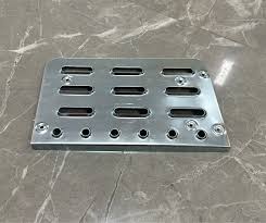 bậc dẫm (sắt ) dưới howo 8 tấn - L - cái